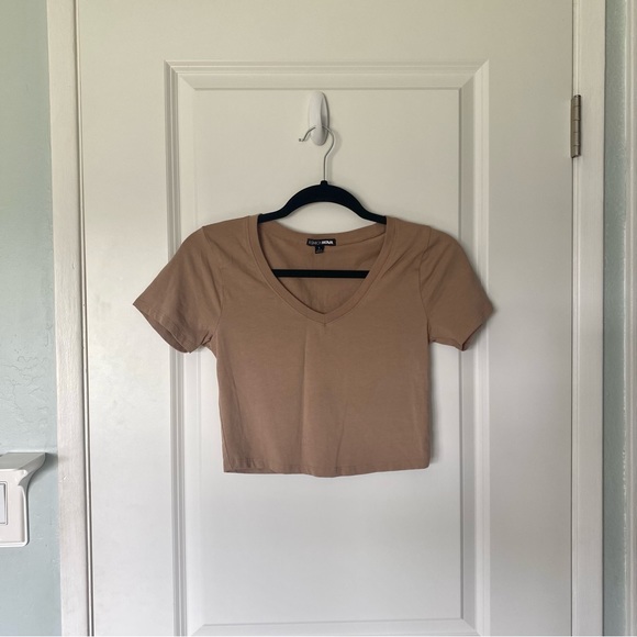 Women’s V Neck Cropped Short Sleeve Tee, Large, Mocha NWOT - Picture 4 of 8
